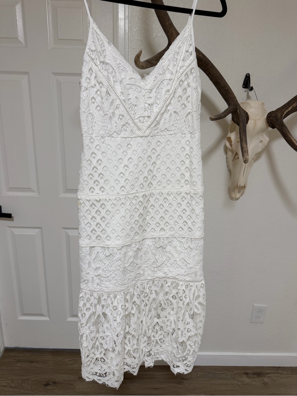 Lovers + Friends White Lace V-Neck Midi Dress
